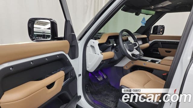 Land Rover Defender 2025 — Фото 10/20