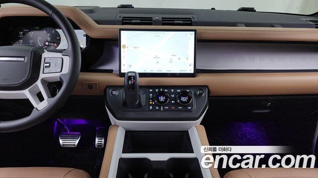 Land Rover Defender 2025 — Фото 14/20