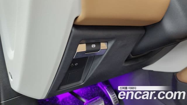 Land Rover Defender 2025 — Фото 16/20