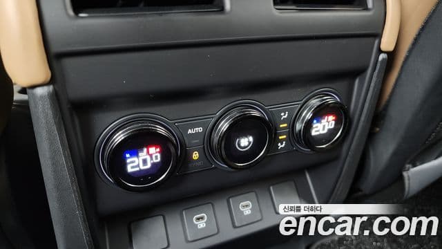 Land Rover Defender 2025 — Фото 19/20