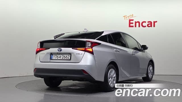 Toyota Prius 2022 — Photo 14/32