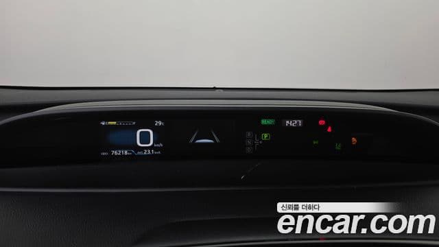 Toyota Prius 2022 — Photo 5/32