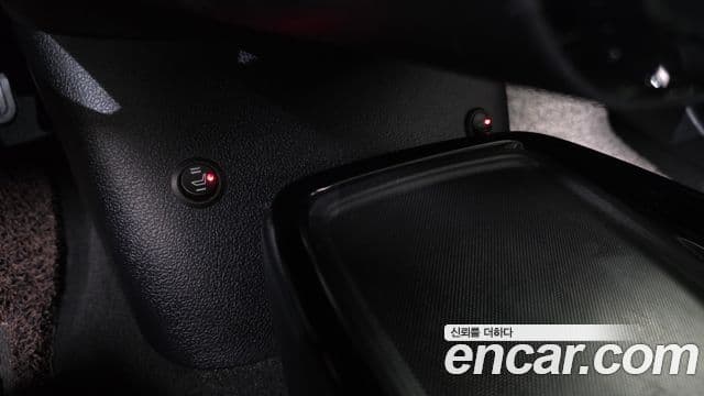 Toyota Prius 2022 — Photo 23/32