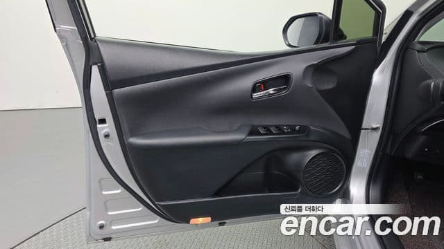 Toyota Prius 2022 — Photo 17/32