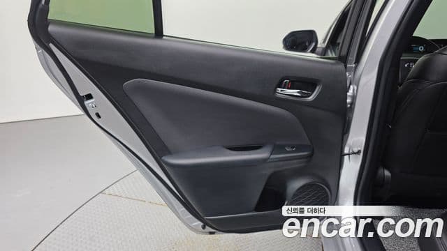 Toyota Prius 2022 — Photo 16/32