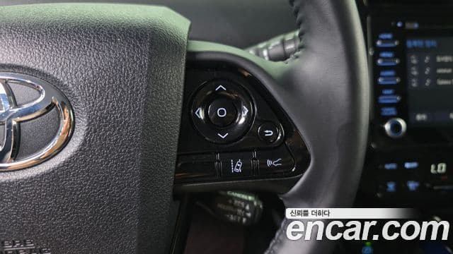 Toyota Prius 2022 — Photo 31/32