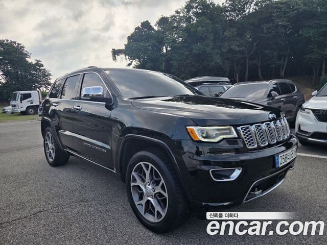 Jeep Grand Cherokee 2021 — Фото 2/20