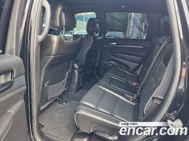 Jeep Grand Cherokee 2021 — Фото 13/20