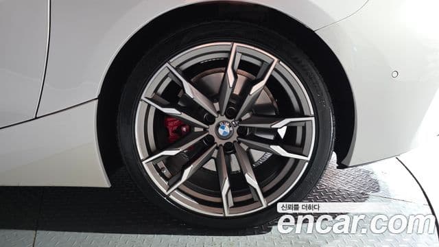 BMW Z4 2023 — Photo 32/34