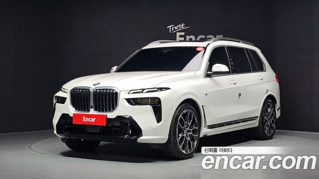 BMW X7 2025 — Фото 1/20