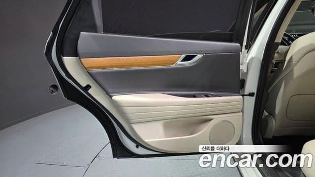 Genesis G80 2022 — ფოტო 2/31