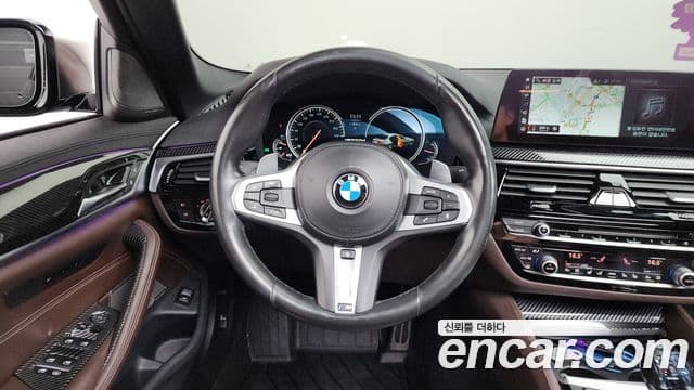 BMW 5 Series 2018 — Фото 13/20