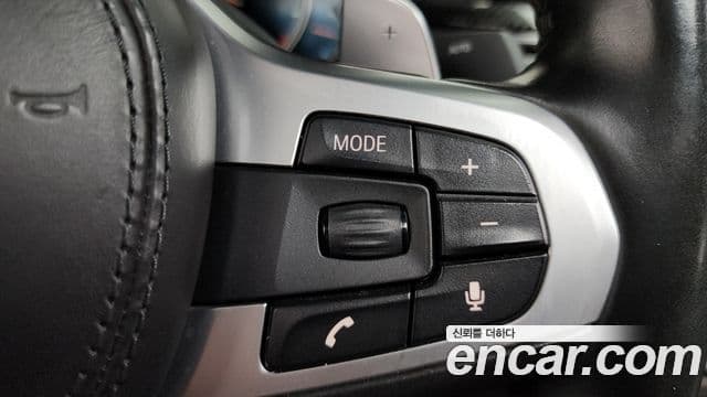 BMW 5 Series 2018 — Фото 16/20