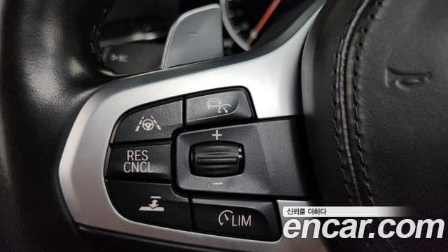 BMW 5 Series 2018 — Фото 17/20