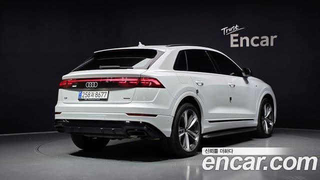 Audi Q7 2025 — Фото 2/20