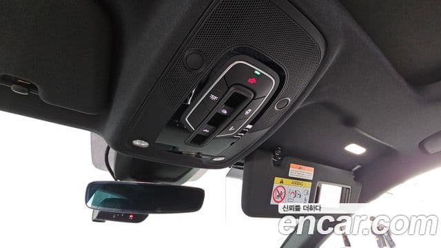 Audi Q8 2025 — Photo 20/36