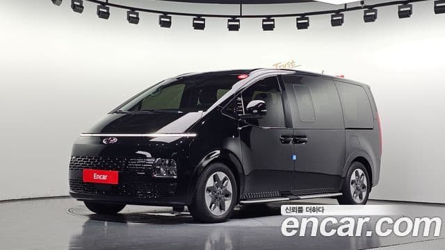 Hyundai Staria 2023 — Фото 1/20
