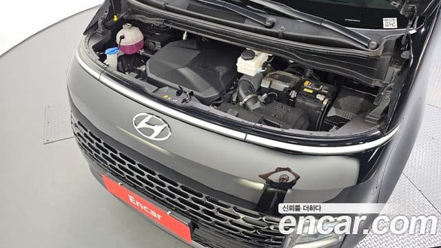 Hyundai Staria 2023 — Фото 6/20