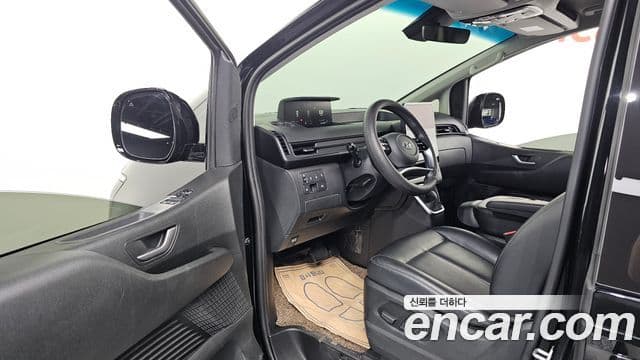 Hyundai Staria 2023 — Фото 10/20