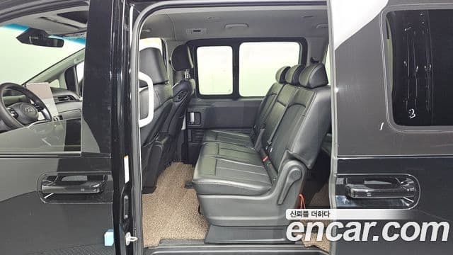 Hyundai Staria 2023 — Фото 11/20