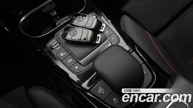 Mercedes-Benz A-Class 2021 — ფოტო 1/32