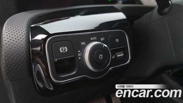 Mercedes-Benz A-Class 2021 — ფოტო 22/32