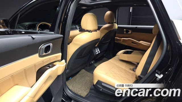 Kia Sorento 2022 — Фото 11/20