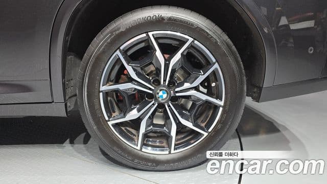BMW X4 2022 — Şəkil 15/32