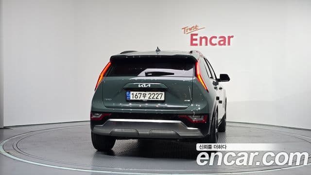 Kia Niro 2022 — Фото 4/20