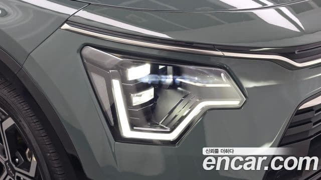 Kia Niro 2022 — Photo 25/35