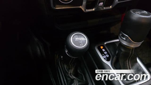 Jeep Wrangler 2019 — Photo 18/20