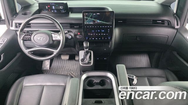 Hyundai Staria 2023 — Фото 7/20