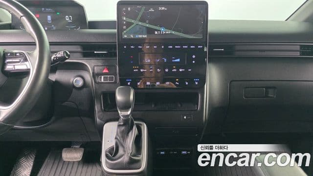 Hyundai Staria 2023 — Фото 16/20