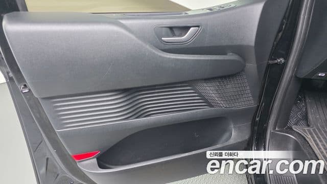 Hyundai Staria 2023 — Şəkil 6/30