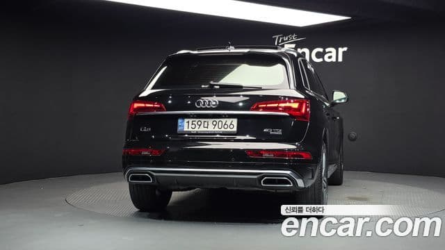 Audi Q5 2021 — Фото 4/20