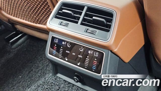 Audi A6 2021 — Фото 18/20