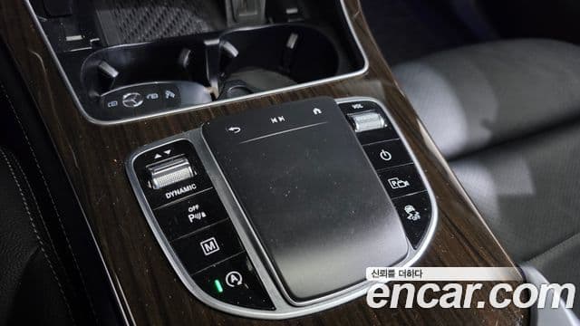 Mercedes-Benz GLC-Class 2020 — Şəkil 34/41