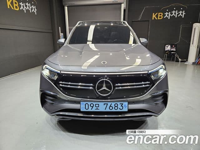Mercedes-Benz EQB 2023 — ფოტო 2/20