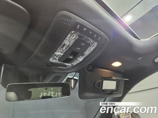 Mercedes-Benz EQB 2023 — ფოტო 17/20