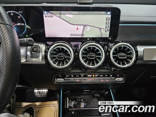 Mercedes-Benz EQB 2023 — ფოტო 4/20