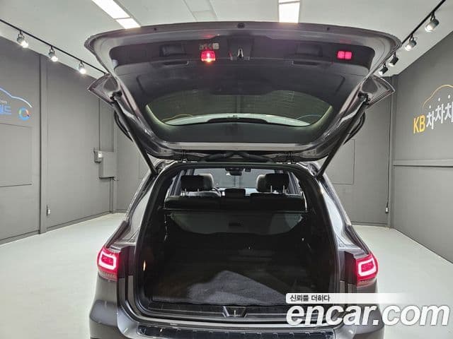 Mercedes-Benz EQB 2023 — ფოტო 11/20