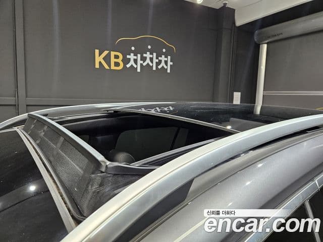 Mercedes-Benz EQB 2023 — ფოტო 14/20