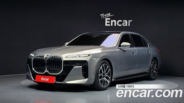 BMW 7 Series 2024 — Photo 10/32