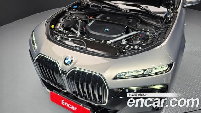 BMW 7 Series 2024 — Photo 13/32