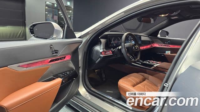 BMW 7 Series 2024 — Photo 28/32