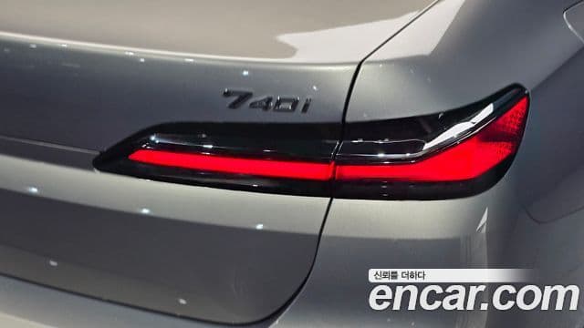 BMW 7 Series 2024 — Photo 17/32