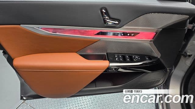 BMW 7 Series 2024 — Photo 25/32