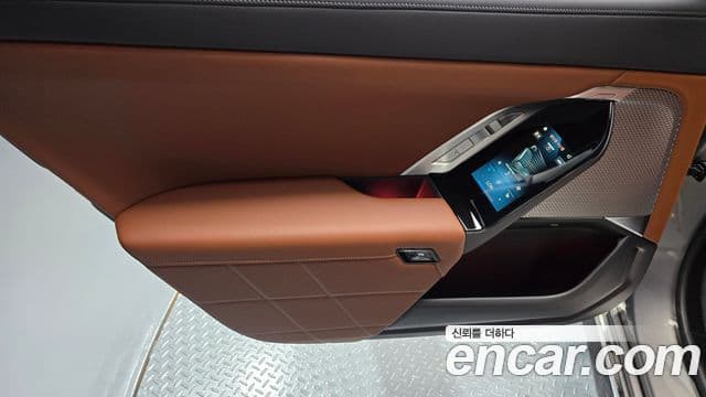 BMW 7 Series 2024 — Photo 18/32