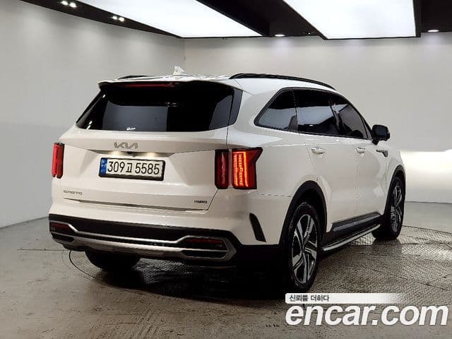 Kia Sorento 2023 — Фото 1/20