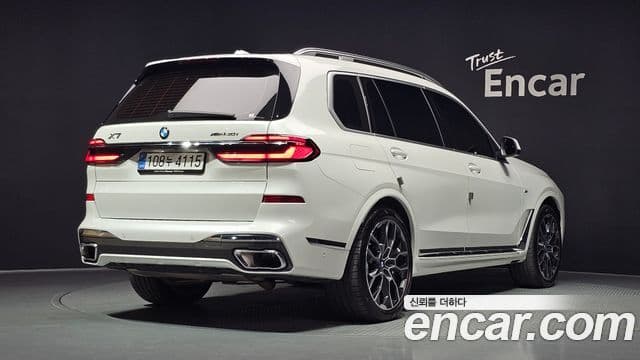 BMW X7 2025 — Фото 1/20